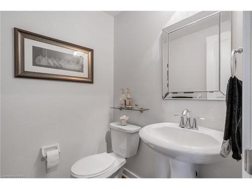 56 Chicory Crescent, St. Catharines, ON - Indoor Photo Showing Bathroom