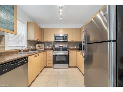 56 Chicory Crescent, St. Catharines, ON - Indoor Photo Showing Kitchen With Double Sink