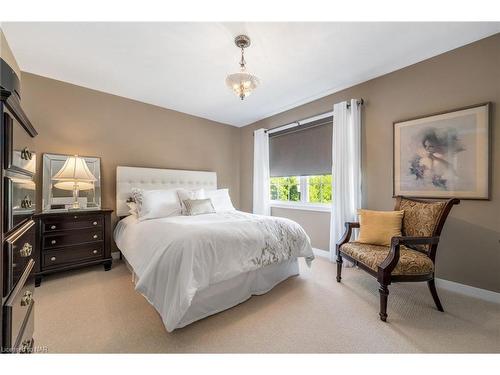 56 Chicory Crescent, St. Catharines, ON - Indoor Photo Showing Bedroom