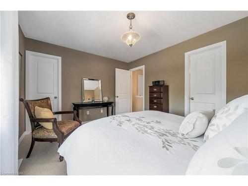 56 Chicory Crescent, St. Catharines, ON - Indoor Photo Showing Bedroom