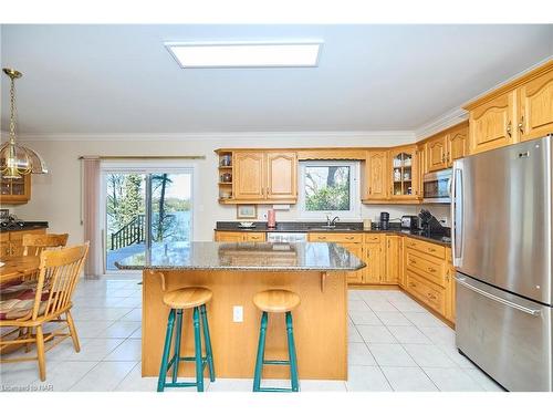 50 Henley Drive, St. Catharines, ON - Indoor Photo Showing Kitchen