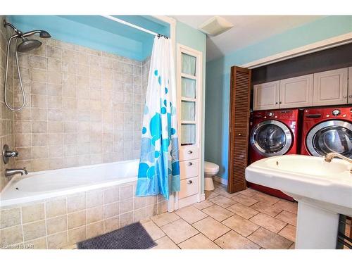 187 Gilmore Road, Fort Erie, ON - Indoor Photo Showing Bathroom