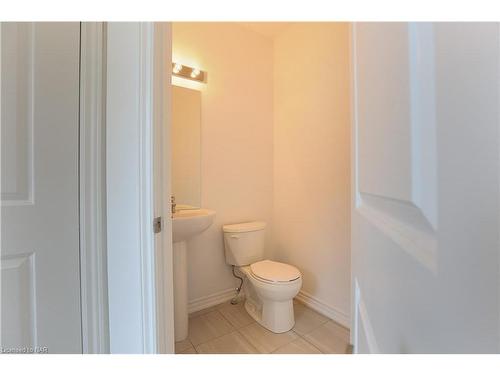 7403 Sandy Ridge Common, Niagara Falls, ON - Indoor Photo Showing Bathroom