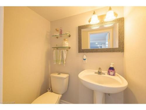 72002 Regional 24 Road, Wainfleet, ON - Indoor Photo Showing Bathroom