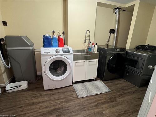 78-8141 Coventry Road, Niagara Falls, ON - Indoor Photo Showing Laundry Room