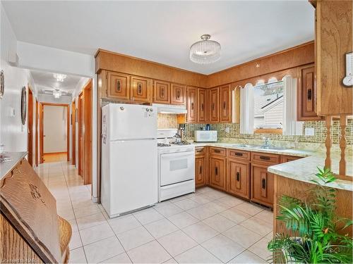 43 Mary Street, Fort Erie, ON - Indoor Photo Showing Kitchen With Double Sink