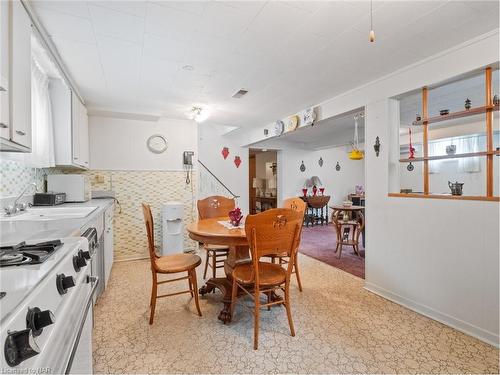 43 Mary Street, Fort Erie, ON - Indoor Photo Showing Kitchen