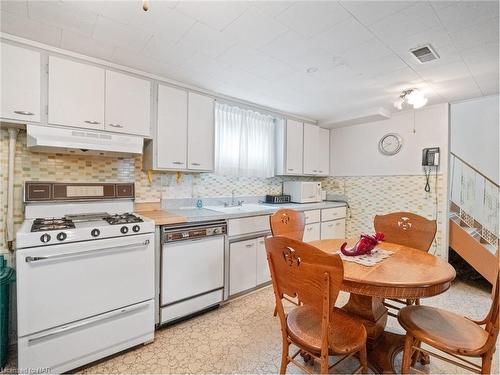 43 Mary Street, Fort Erie, ON - Indoor Photo Showing Kitchen