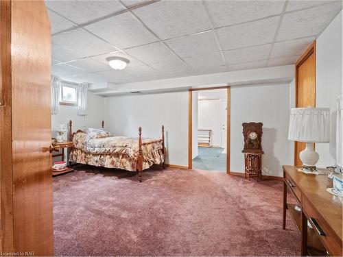 43 Mary Street, Fort Erie, ON - Indoor Photo Showing Bedroom