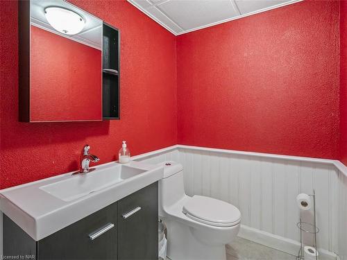 13 Lakewood Crescent, Port Colborne, ON - Indoor Photo Showing Bathroom