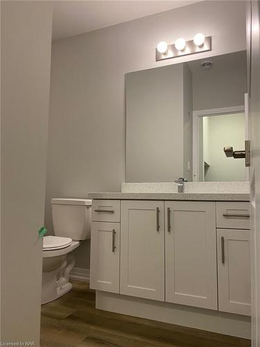 75-6705 Cropp Street, Niagara Falls, ON - Indoor Photo Showing Bathroom