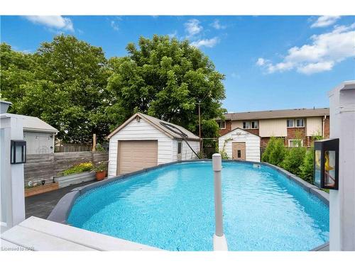 434 Scholfield Avenue N, Welland, ON - Outdoor With Above Ground Pool