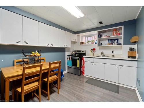 434 Scholfield Avenue N, Welland, ON - Indoor Photo Showing Kitchen