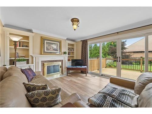 505 Vine Street, St. Catharines, ON - Indoor Photo Showing Living Room With Fireplace