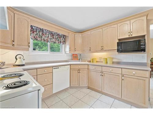 505 Vine Street, St. Catharines, ON - Indoor Photo Showing Kitchen