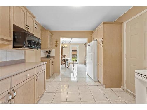 505 Vine Street, St. Catharines, ON - Indoor Photo Showing Kitchen