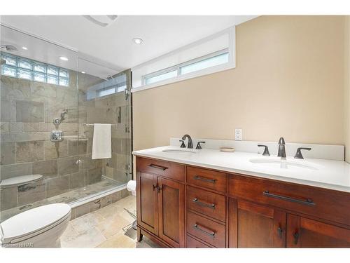 505 Vine Street, St. Catharines, ON - Indoor Photo Showing Bathroom