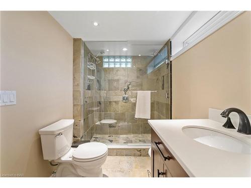 505 Vine Street, St. Catharines, ON - Indoor Photo Showing Bathroom