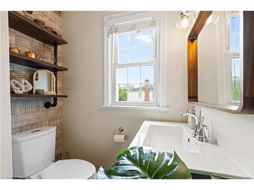 20 Edgedale Road, St. Catharines, ON - Indoor Photo Showing Bathroom