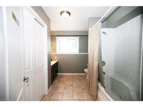 63 Catherine Street, Fort Erie, ON - Indoor Photo Showing Bathroom