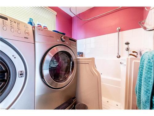 123 1/2 Keefer Road, Thorold, ON - Indoor Photo Showing Laundry Room