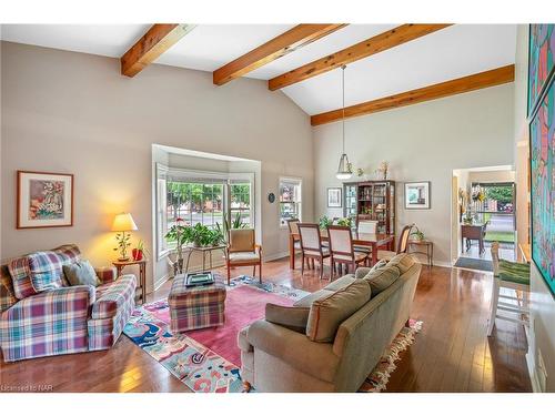 50 Portal Drive, Port Colborne, ON - Indoor Photo Showing Living Room