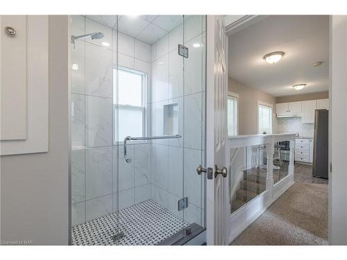 23 Hainer Street, St. Catharines, ON - Indoor Photo Showing Bathroom
