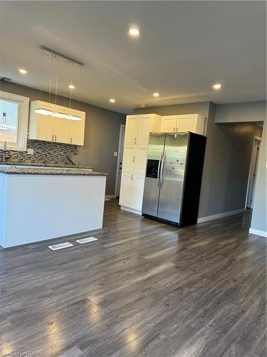 31 Lampman Crescent, Thorold, ON - Indoor Photo Showing Kitchen