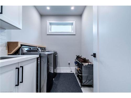 1156 Line Avenue, Fonthill, ON - Indoor Photo Showing Laundry Room