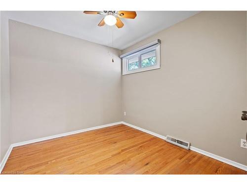 4110 Glenayr Avenue, Niagara Falls, ON - Indoor Photo Showing Other Room