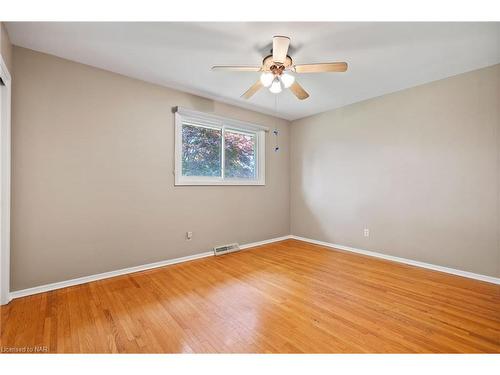 4110 Glenayr Avenue, Niagara Falls, ON - Indoor Photo Showing Other Room