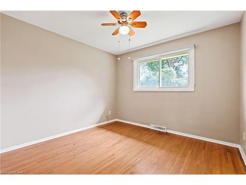 4110 Glenayr Avenue, Niagara Falls, ON - Indoor Photo Showing Other Room