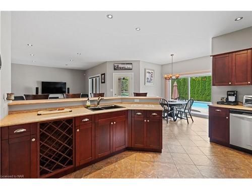 2663 Thompson Road, Niagara Falls, ON - Indoor Photo Showing Kitchen With Double Sink