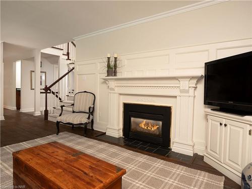 43 Tremont Drive, St. Catharines, ON - Indoor Photo Showing Living Room With Fireplace