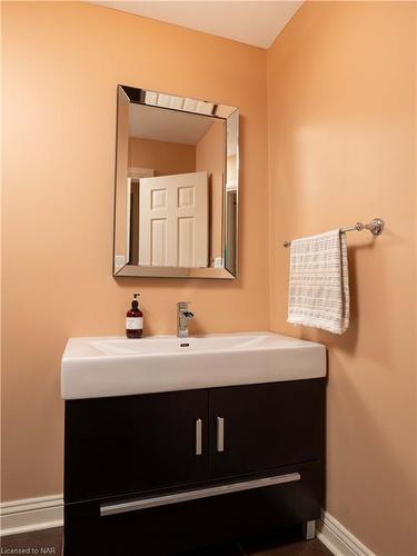 43 Tremont Drive, St. Catharines, ON - Indoor Photo Showing Bathroom