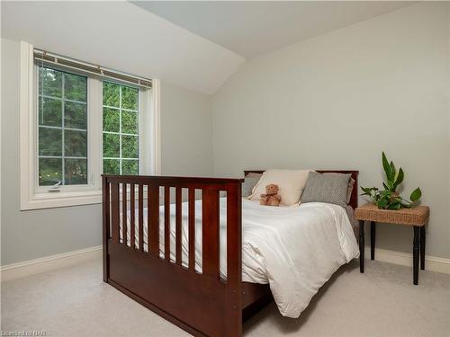 43 Tremont Drive, St. Catharines, ON - Indoor Photo Showing Bedroom
