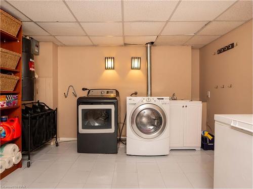 43 Tremont Drive, St. Catharines, ON - Indoor Photo Showing Laundry Room