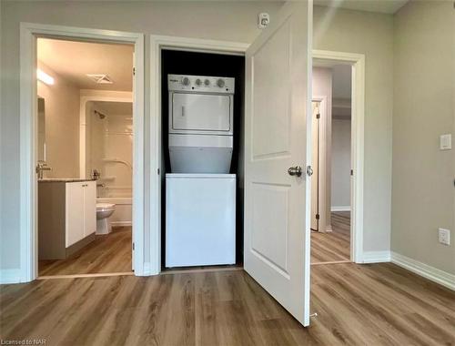 316-50 Herrick Avenue, St. Catharines, ON - Indoor Photo Showing Laundry Room