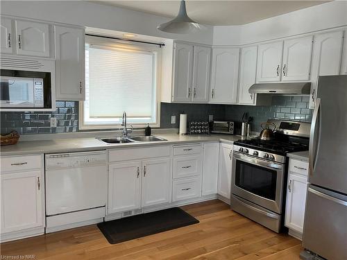 164 Dalhousie Avenue, St. Catharines, ON - Indoor Photo Showing Kitchen With Double Sink