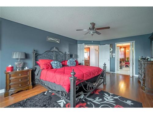 23 Green Meadow Crescent, Welland, ON - Indoor Photo Showing Bedroom