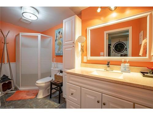 23 Green Meadow Crescent, Welland, ON - Indoor Photo Showing Bathroom