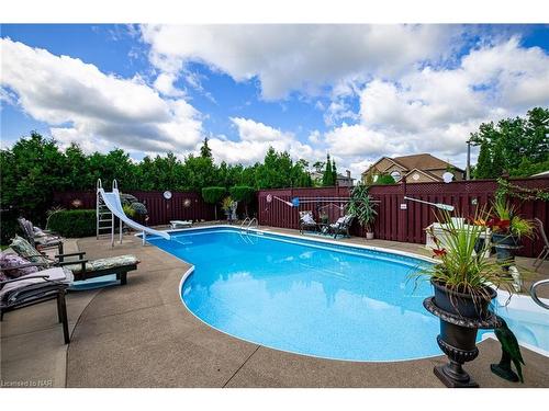 23 Green Meadow Crescent, Welland, ON - Outdoor With In Ground Pool With Backyard