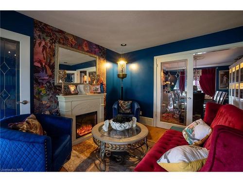 23 Green Meadow Crescent, Welland, ON - Indoor Photo Showing Living Room With Fireplace