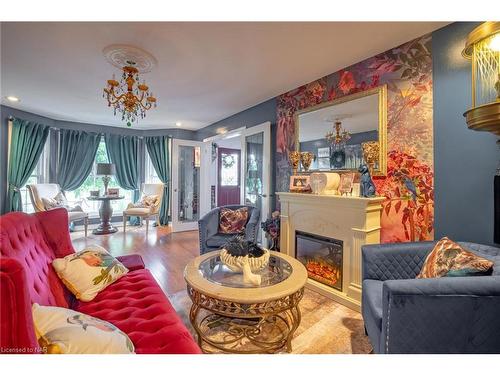 23 Green Meadow Crescent, Welland, ON - Indoor Photo Showing Living Room With Fireplace