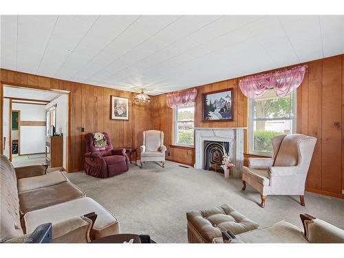 4060 Rebstock Road, Fort Erie, ON - Indoor Photo Showing Living Room With Fireplace