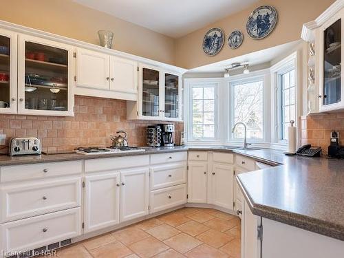 101 Tennessee Avenue, Port Colborne, ON - Indoor Photo Showing Kitchen