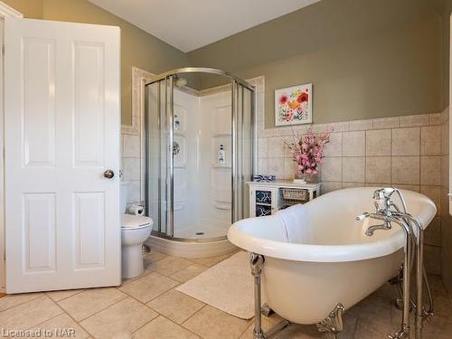 101 Tennessee Avenue, Port Colborne, ON - Indoor Photo Showing Bathroom