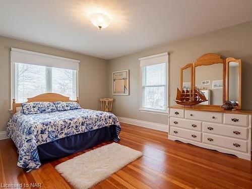 101 Tennessee Avenue, Port Colborne, ON - Indoor Photo Showing Bedroom
