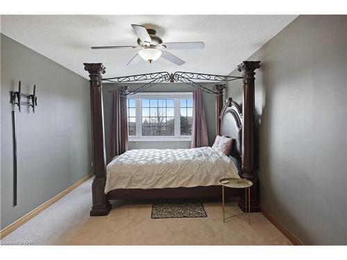 15-2720 Mewburn Road, Niagara Falls, ON - Indoor Photo Showing Bedroom