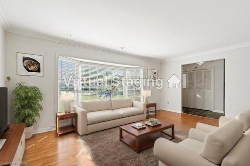 18 Jasmin Crescent, St. Catharines, ON - Indoor Photo Showing Living Room